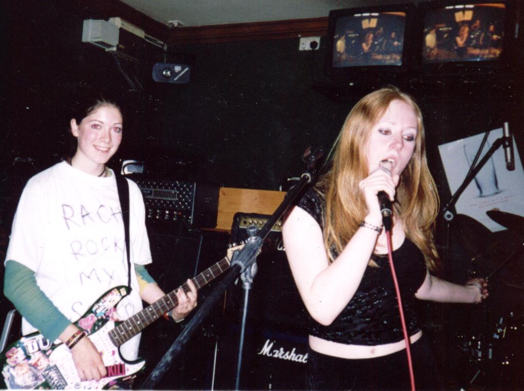 18-9-03-ef1.jpg