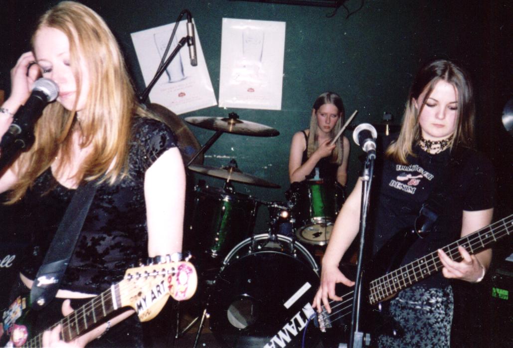18-9-03-grp1.jpg
